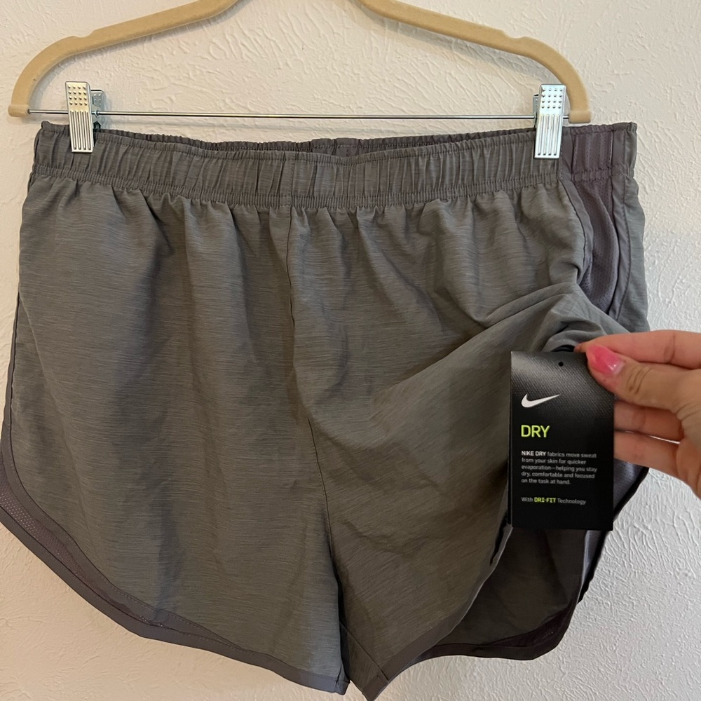 Nike dry grey shorts